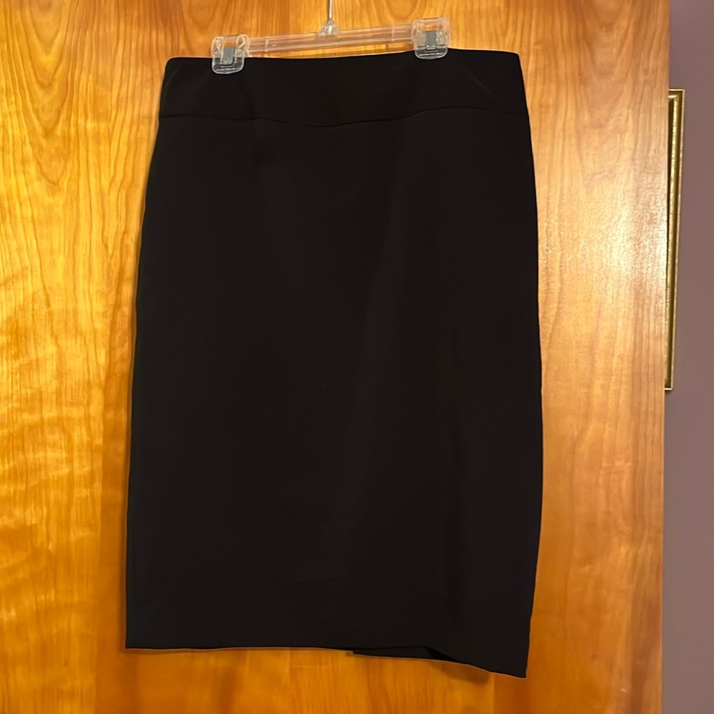 Black Liz Claiborne knee length pencil skirt